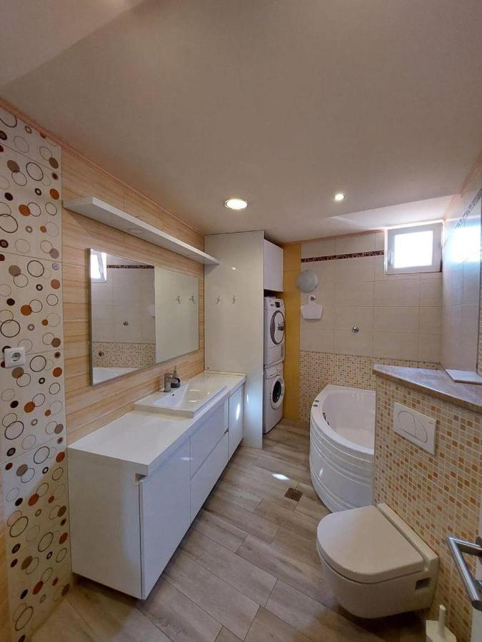 Guest House Klara Salona Kültér fotó